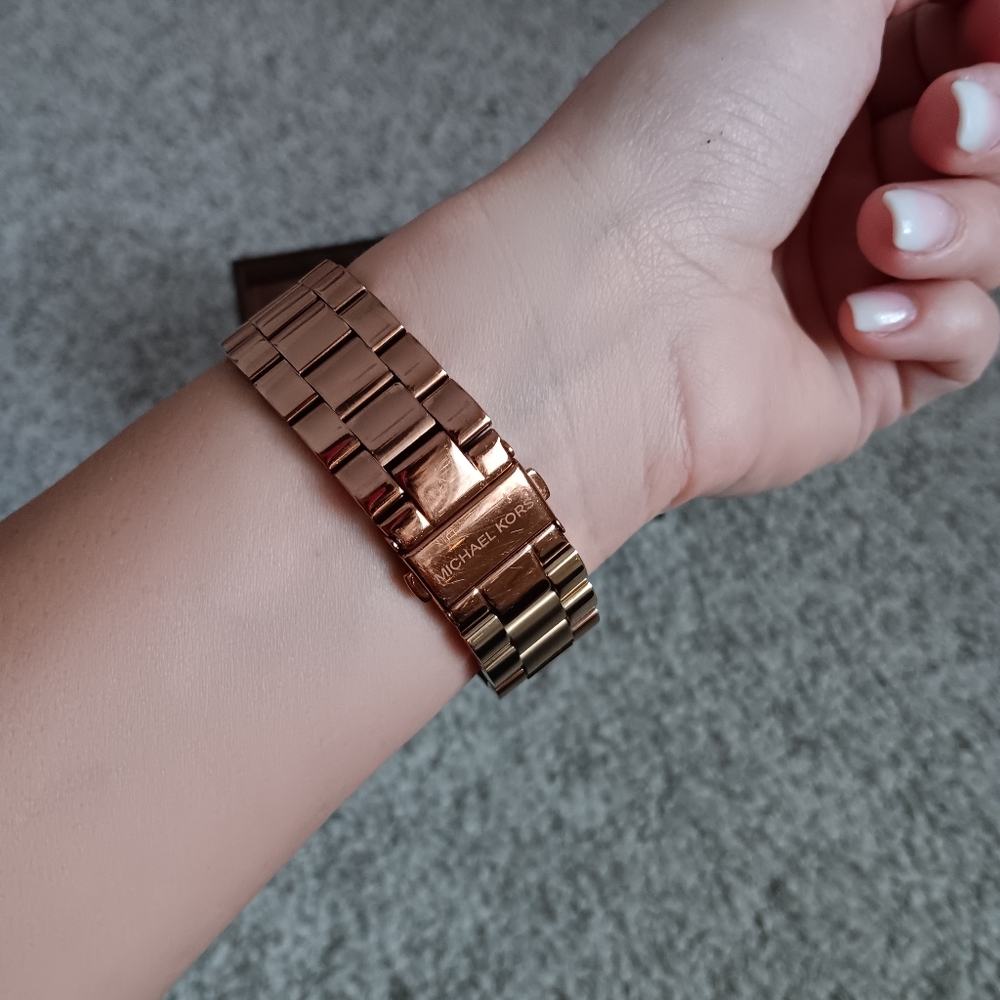 RARE! Michael Kors Rose Gold Slim Runway Watch - Picture 9 of 12